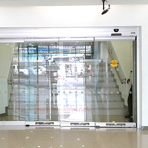 Puerta automática telescópica